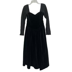 Vintage Laura Ashley Black Velvet Lace Sleeve Dress Sweetheart Neckline 12
